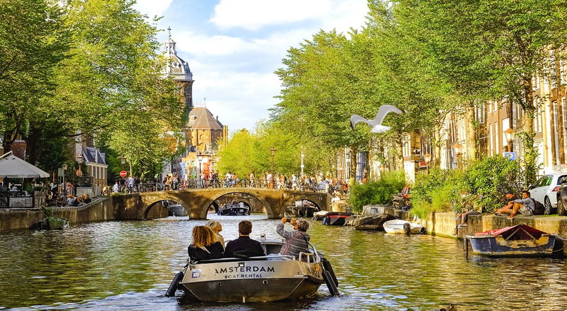 amsterdam waterway canal